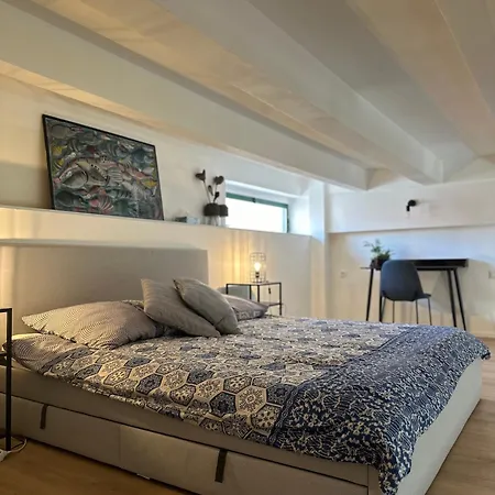 Cozy Blue Flat Μπρνο